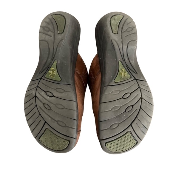 Earth Origins Janie Brown Leather Perforated Mule Clogs Size 6.5 - Picture 3 of 13